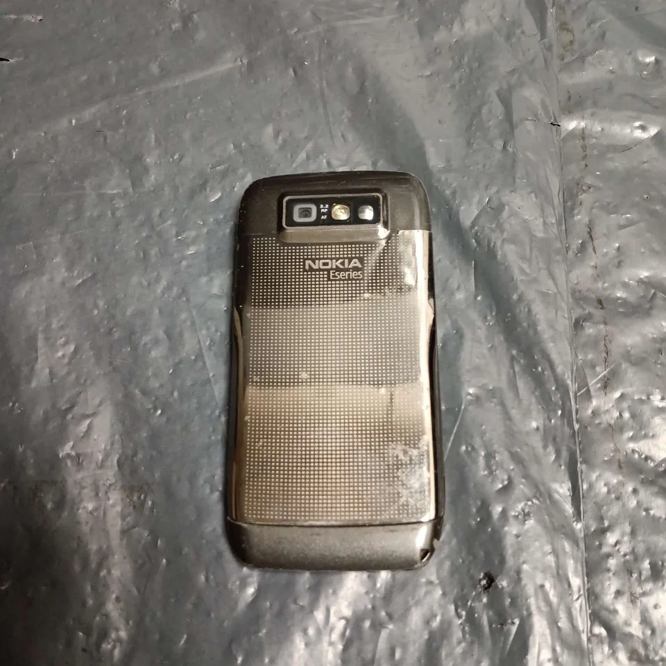 NOKIA E71 (E-SERIES) QWERTY SMARTPHONE – SILVER