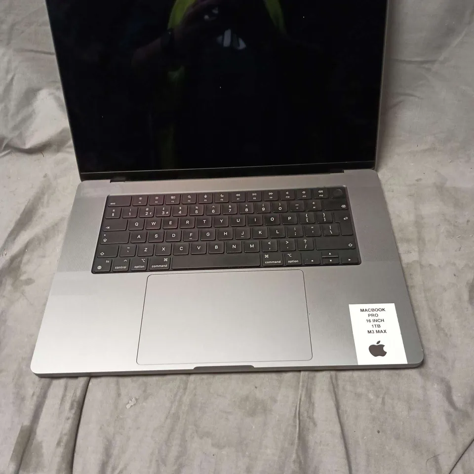 APPLE MACBOOK PRO 16 INCH 1TB M3 MAX SILVER IN BOX