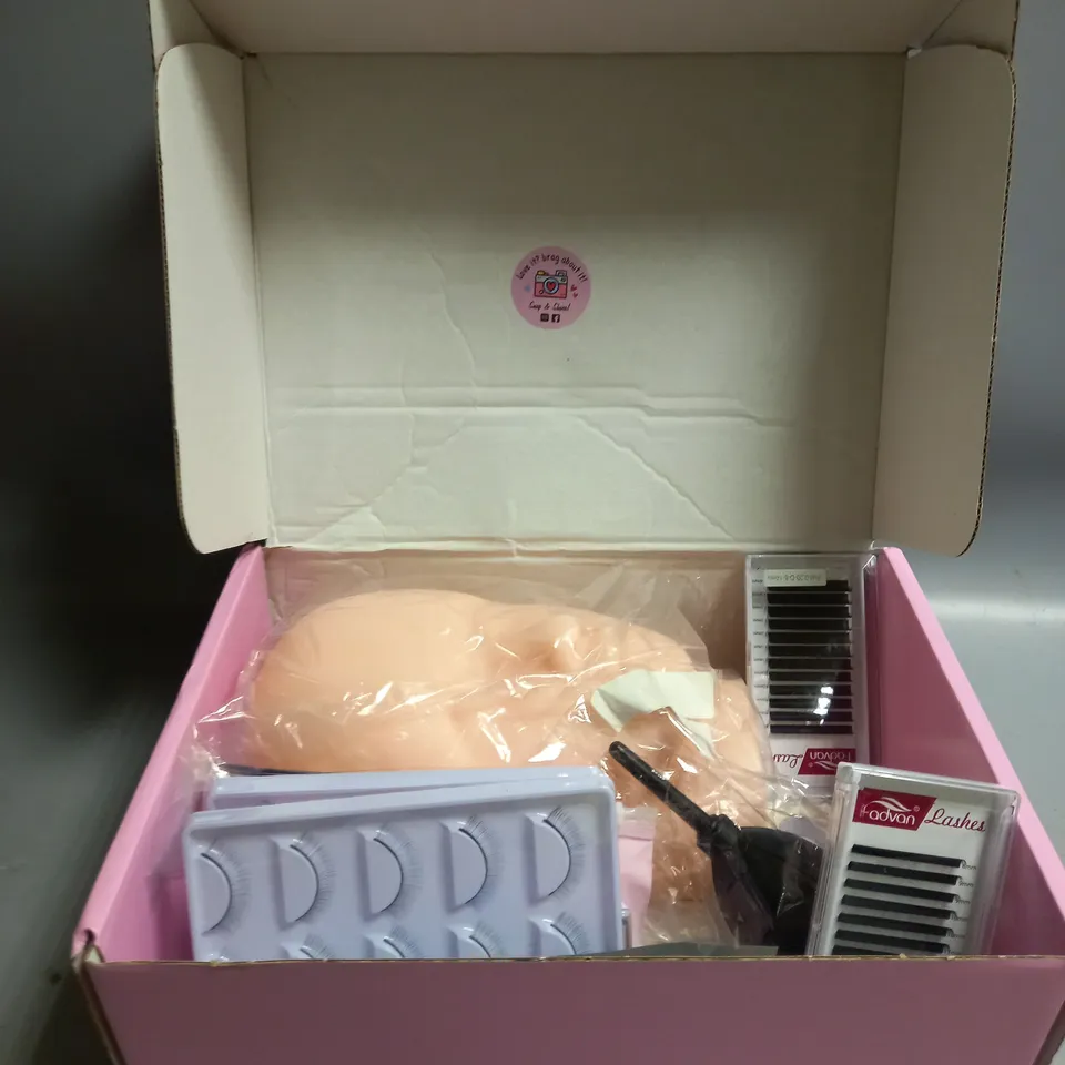 BOXED LEARN TO LASH ACADEMY LASH KIT