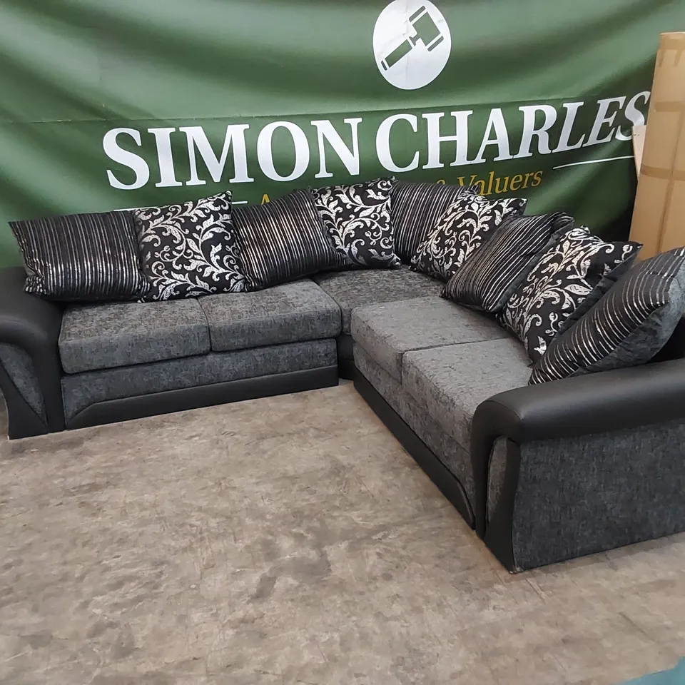 DESIGNER FAUX LEATHER AND FABRIC UPHOLSTERED CORNER SOFA WITH CUSHIONS