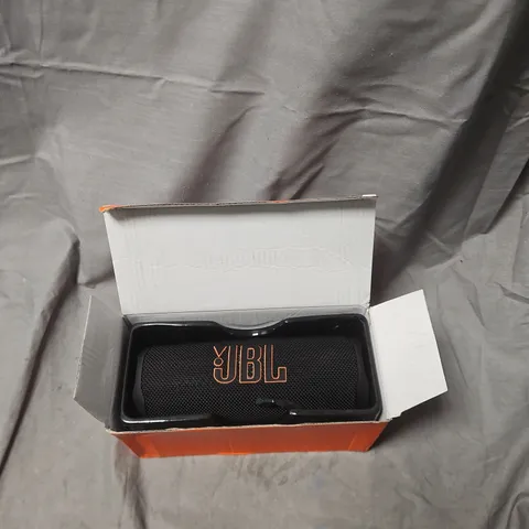 JBL FLIP 6 PORTABLE BLUETOOTH SPEAKER