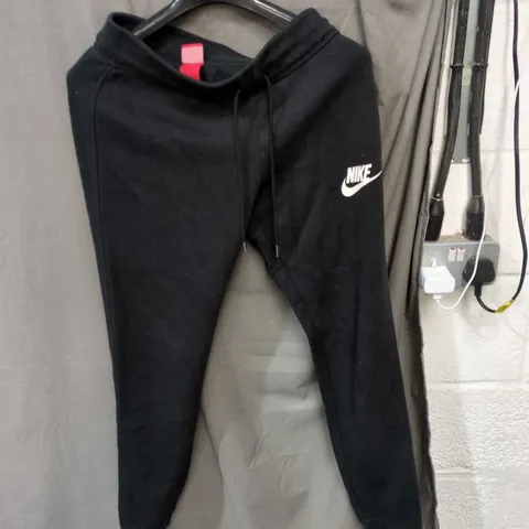 NIKE BLACK JOGGERS – MEN'S SIZE M