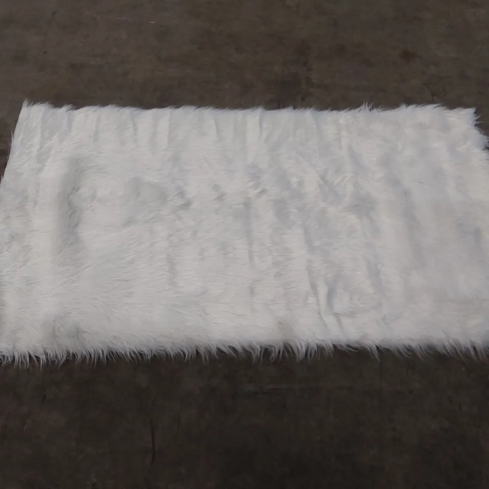 BRAND NEW BAGGED PACO HOME PLAYA RUG - 150 x 80cm