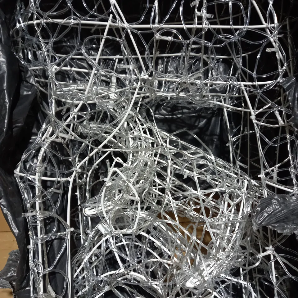 FESTIVE INDOOR/OUTDOOR PRE LIT REINDEER 