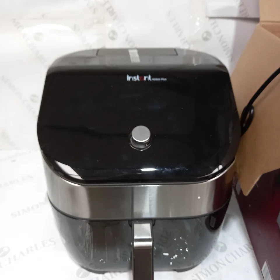 INSTANT VORTEX PLUS WITH CLEARCOOK DIGITAL HEALTH AIR FRYER