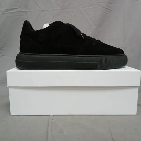 BOXED PAIR OF CLEENS COURT TRAINERS IN TRIPLE BLACK SUEDE SIZE UK 11.5
