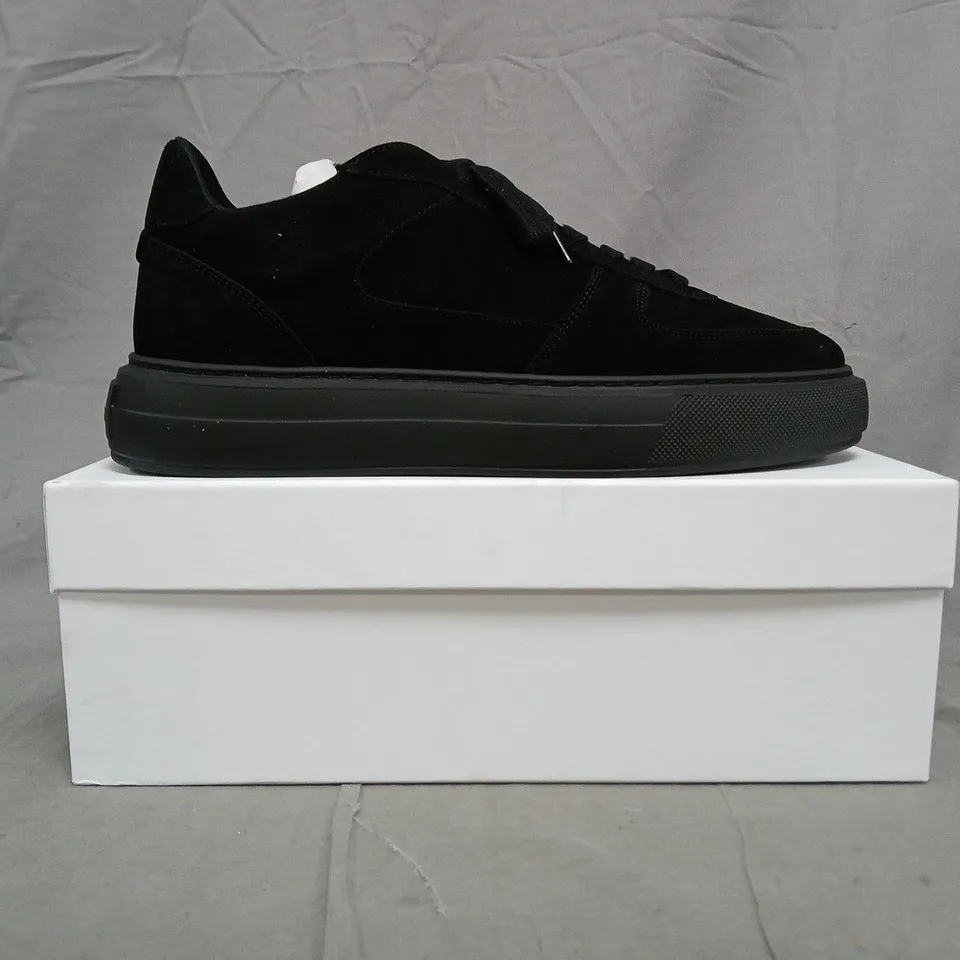 BOXED PAIR OF CLEENS COURT TRAINERS IN TRIPLE BLACK SUEDE SIZE UK 11.5