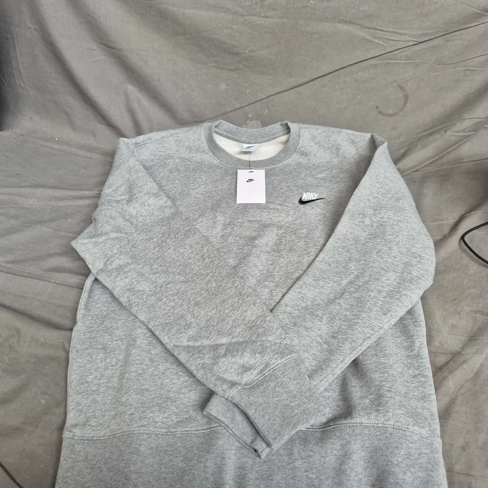 NIKE GREY CREWNECK SWEATSHIRT – SIZE M