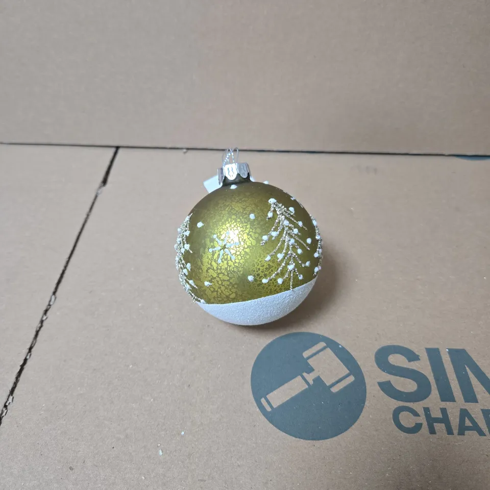 BOX OF 12 X GISELA GRAHAM MOTTLED GREEN CHRISTMAS BAUBLES 