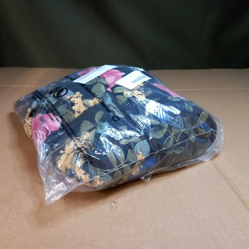 PACKAGED BOOHOO BLACK FLORAL WRAP BELTED MAXI DRESS - SIZE 18