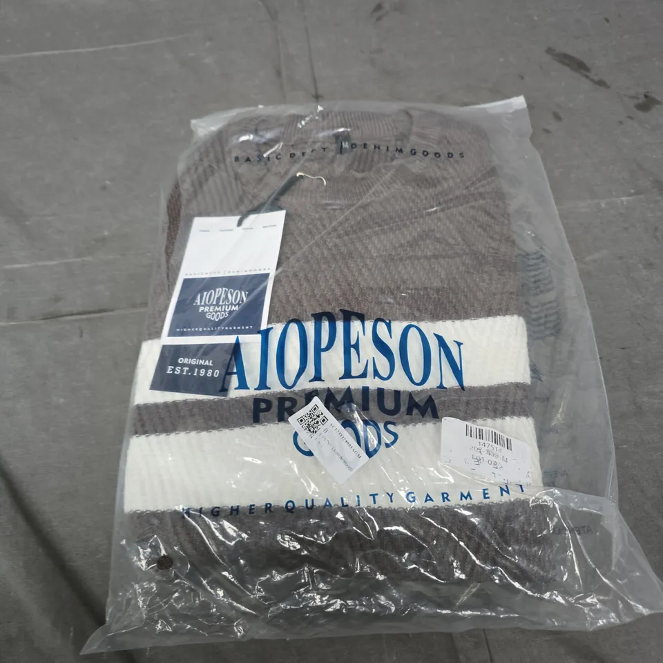 AIOPESON WHITE / GREY CREW NECK KNITTED JUMPER SIZE M