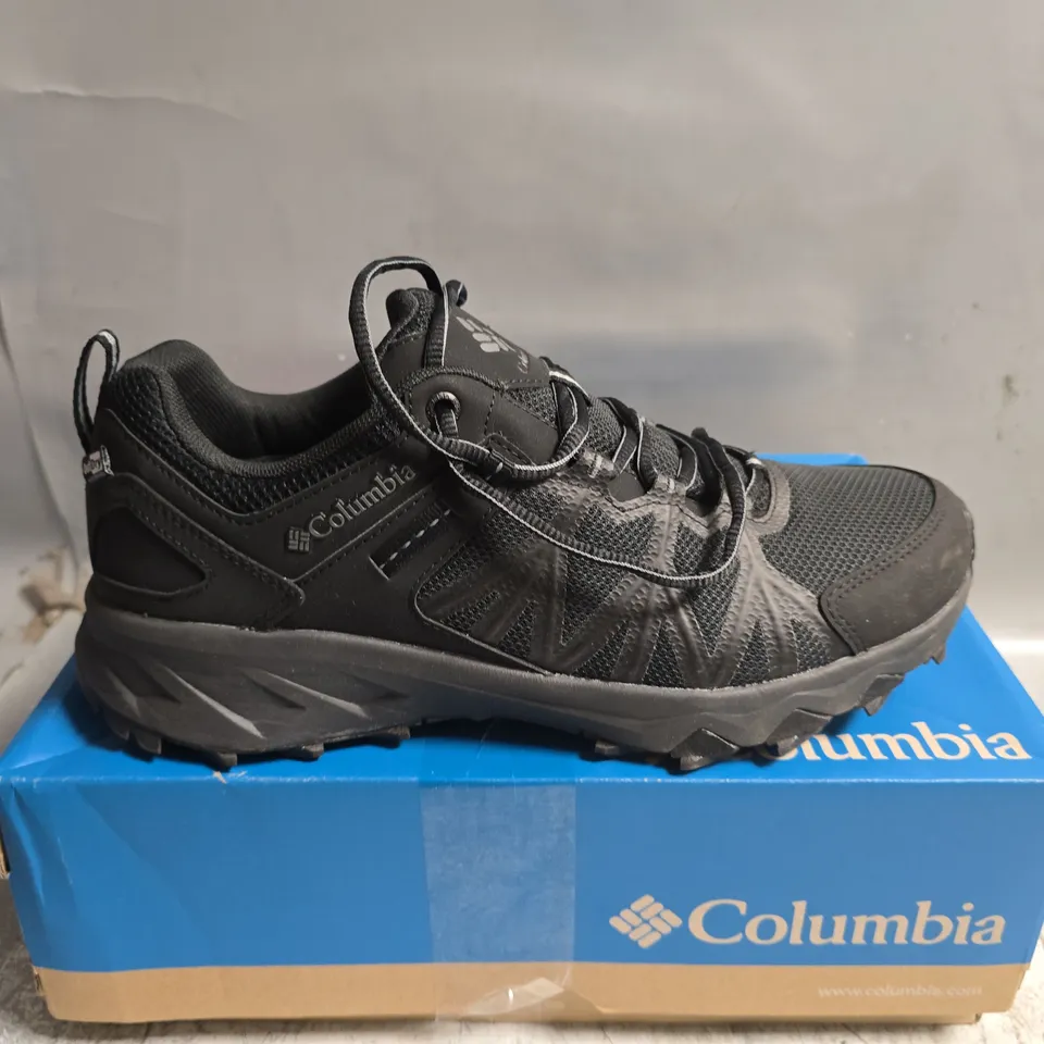 BOXED PAIR OF COLUMBIA PEAKFREAK II OUTDRY IN BLACK - UK 8