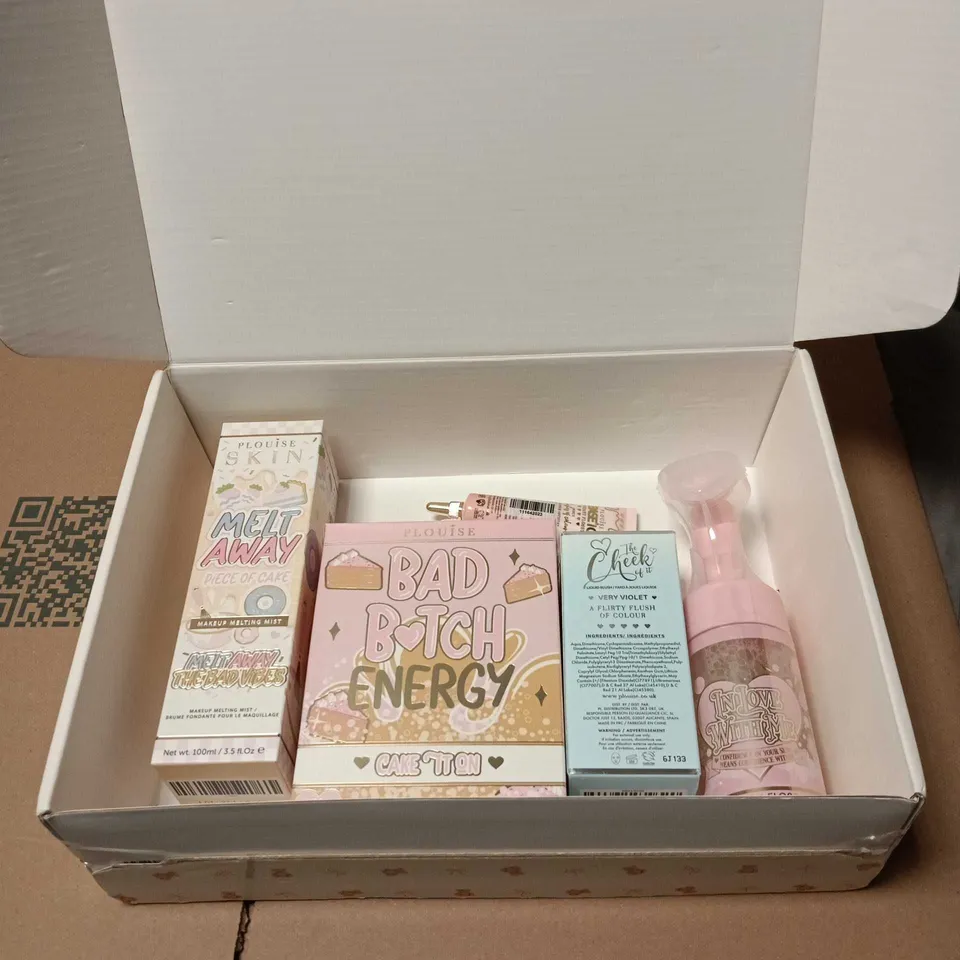 PLOUISE TEDDY TOUCH 5 ITEM GIFT SET TO INCLUDE MAKE UP MELTING MIST, BAD BITCH ENERGY 