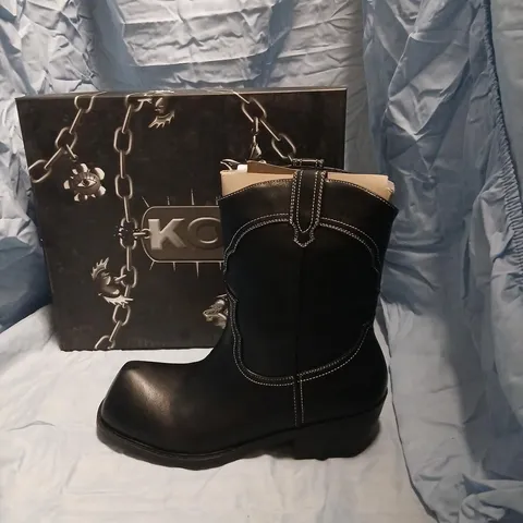 KOI HEXMARK MEN'S SNUB NOSE SHORT COWBOY BOOTS - BLACK VINTAGE, UK 7