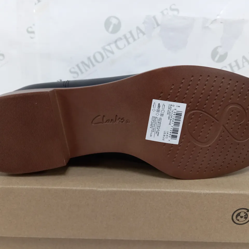 BOXED PAIR OF CLARKS COLLECTION TAYLOR SHINE HIGH BOOTS - UK 6 