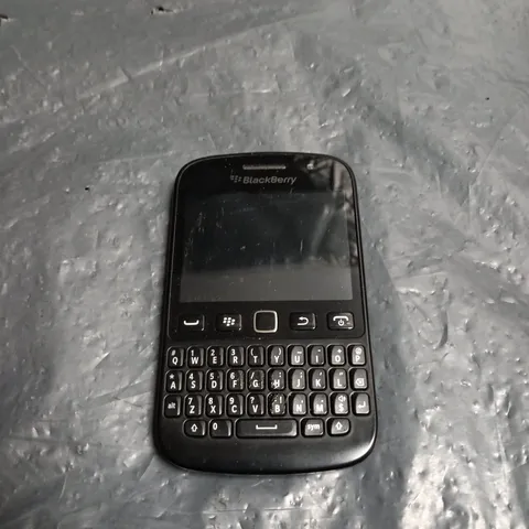BLACKBERRY SMARTPHONE WITH PHYSICAL QWERTY KEYBOARD - BLACK 