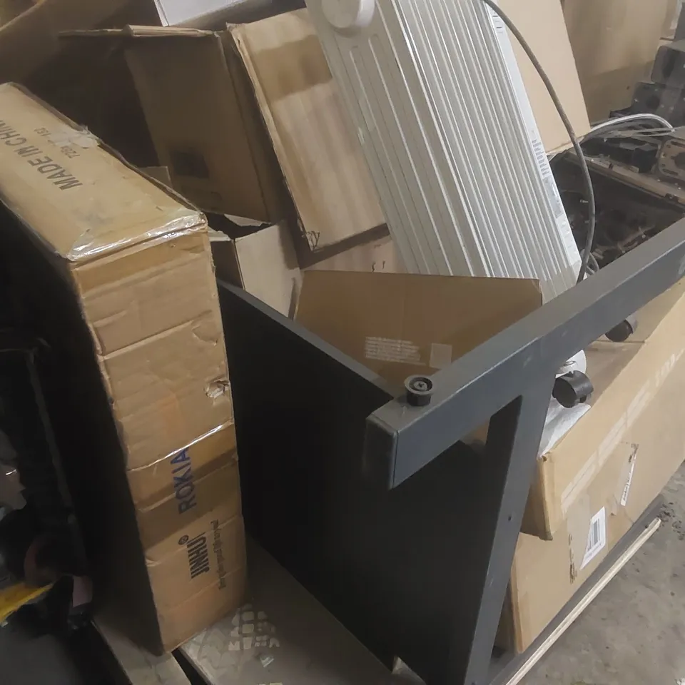 PALLET CONTAINING A VERY LARGE QUANTITY OF ASSORTED ITEMS INCLUDING: DESK, RADIATOR, FURNITURE PARTS ECT 