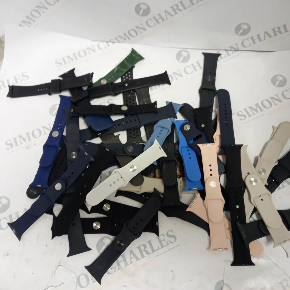 APPROX 30 ASSORTED LOOSE SMART WATCH STRAPS IN VARIOUS DESIGNS AND SIZES. 
