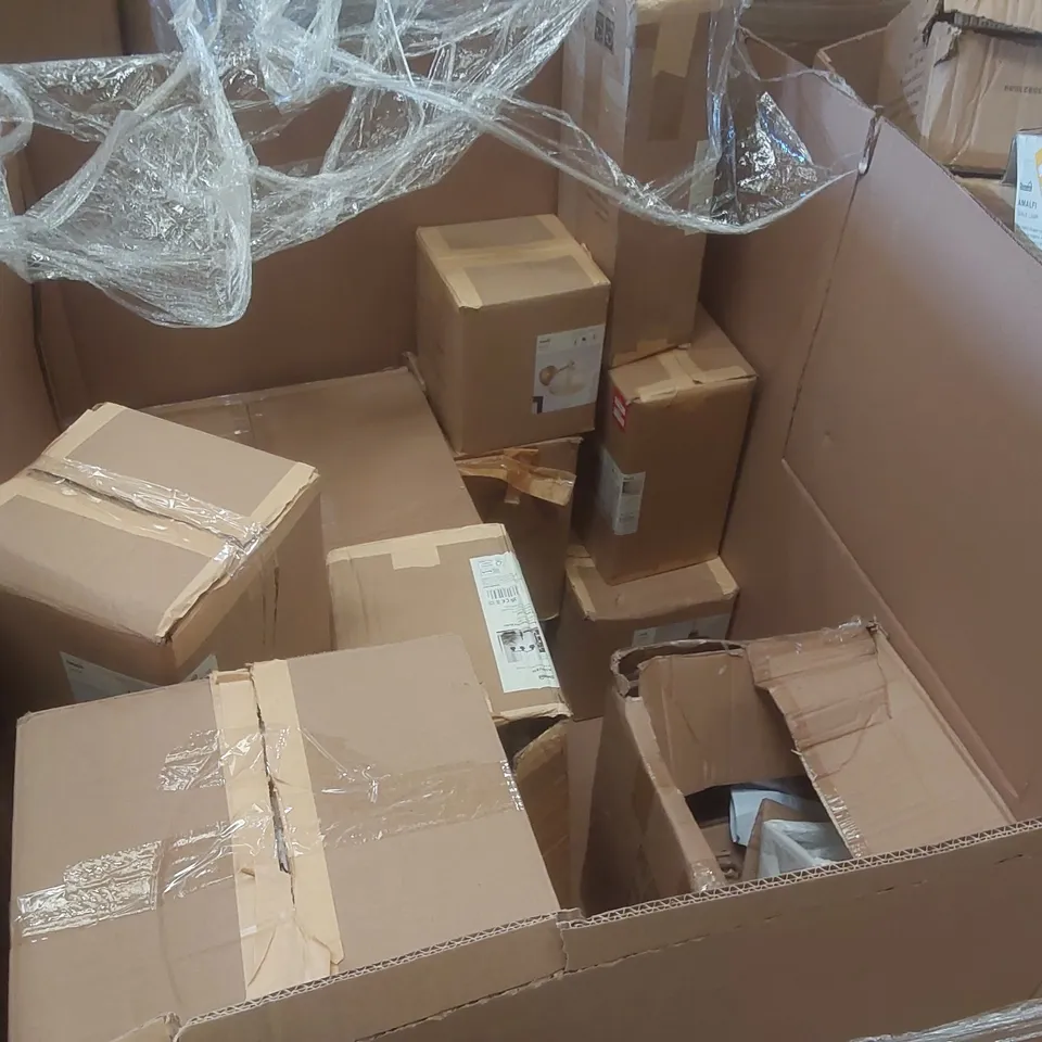 PALLET CONTAINING A VERY LARGE QUANTITY OF ASSORTED DESIGNER LIGHTING PRODUCTS INCLUDING: SANDI TABLE LAMP, PENDANT LIGHT, AUDRA CEILING FITTING, ELEMENTS SHELVED FLOOR LAMP ECT