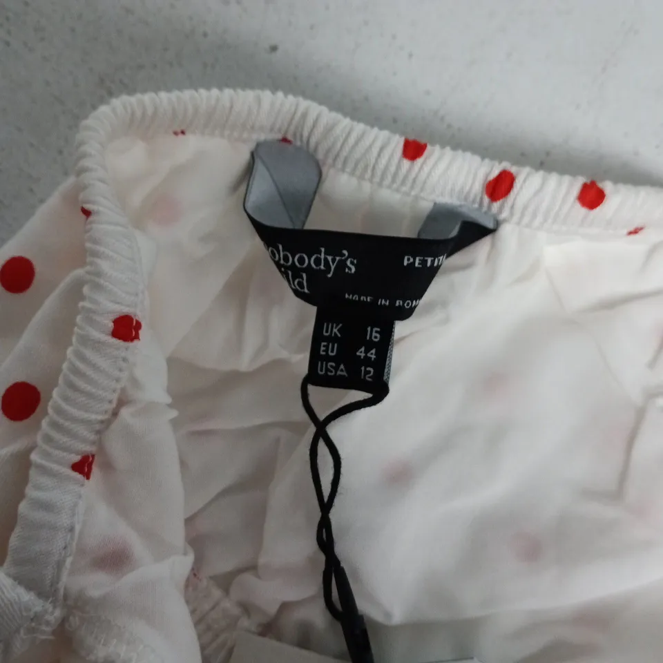 NOBODYS CHILD PETITE RAVEN MIDI DRESS RED SPOT IN WHITE - UK 16