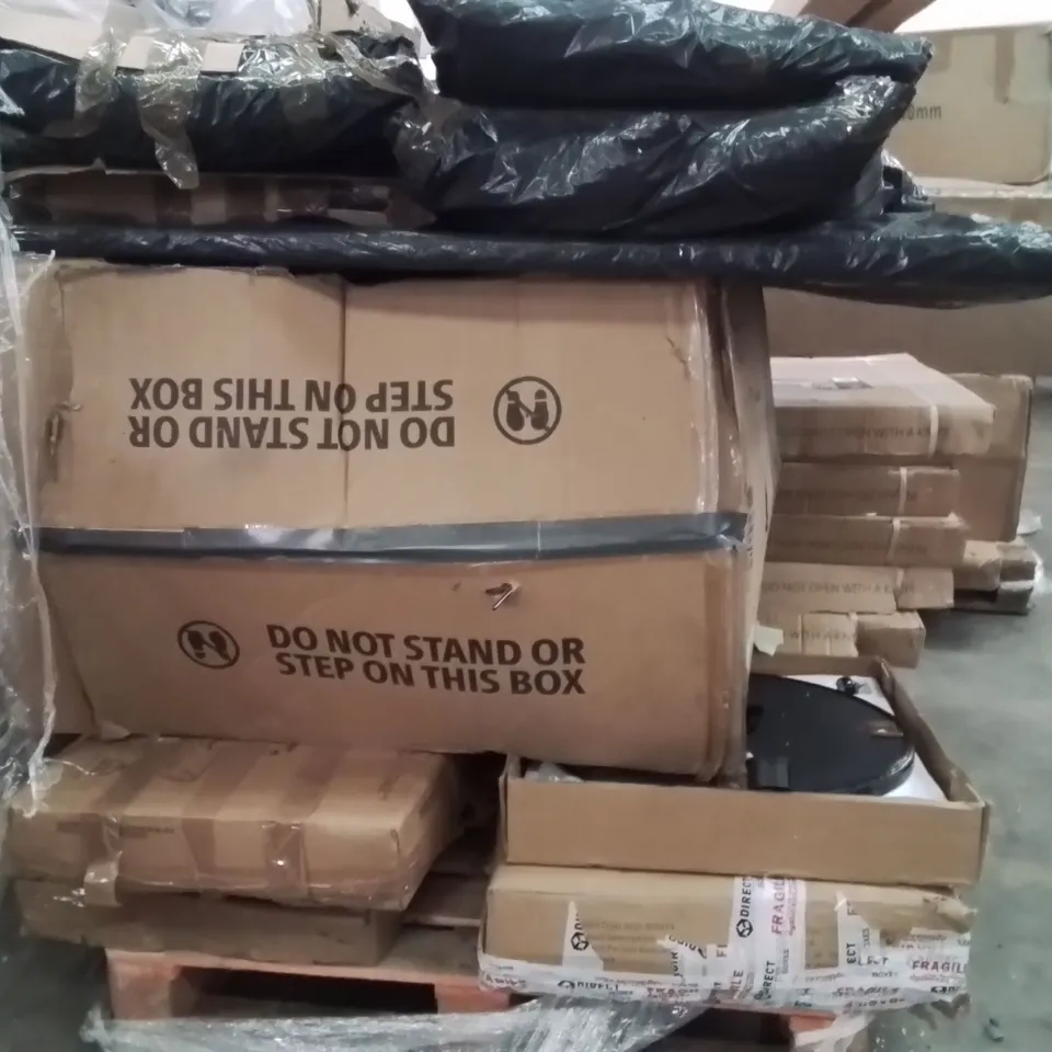 PALLET OF ASSORTED GARDEN PRODUCTS TO INCLUDE;BBQ,PARASOL,PARASOL BASES,FOLDABLE SWIMMING POOL