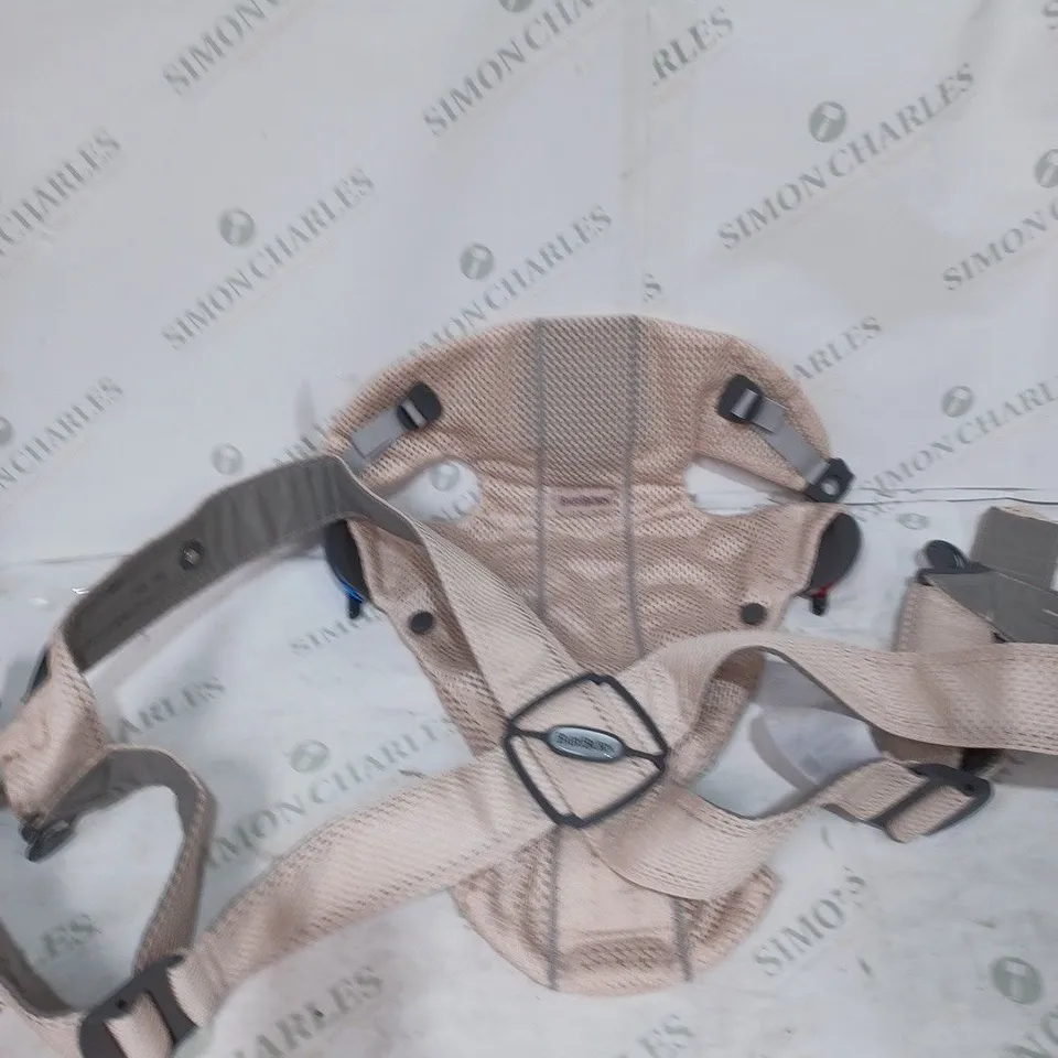 BABYBJORN BABY CARRIER MINI AIRY MESH 