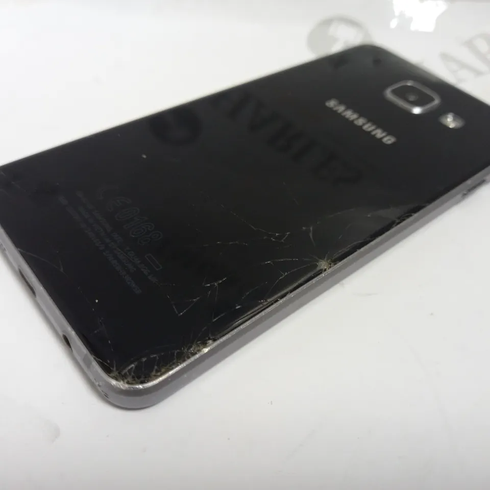 SAMSUNG GALAXY A3 