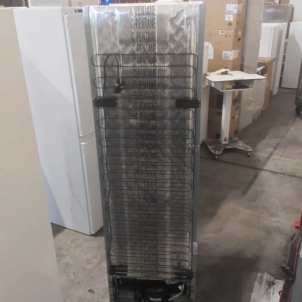 HOTPOINT HTC18 T112 UK 177CM 70/30 INTEGRATED NO FROST FRIDGE FREEZER WITH SLIDING DOOR HINGE - WHITE - E RATED