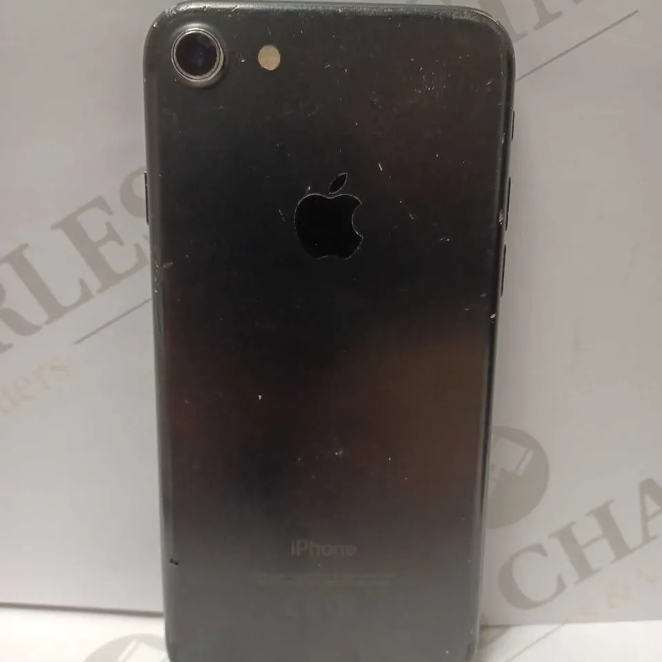 APPLE IPHONE 7 