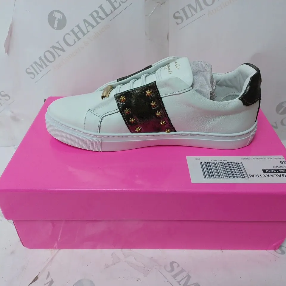BOXED PAIR OF DANNII MINOGUE GALAXY TRAINERS IN WHITE W. STUDS SIZE 2