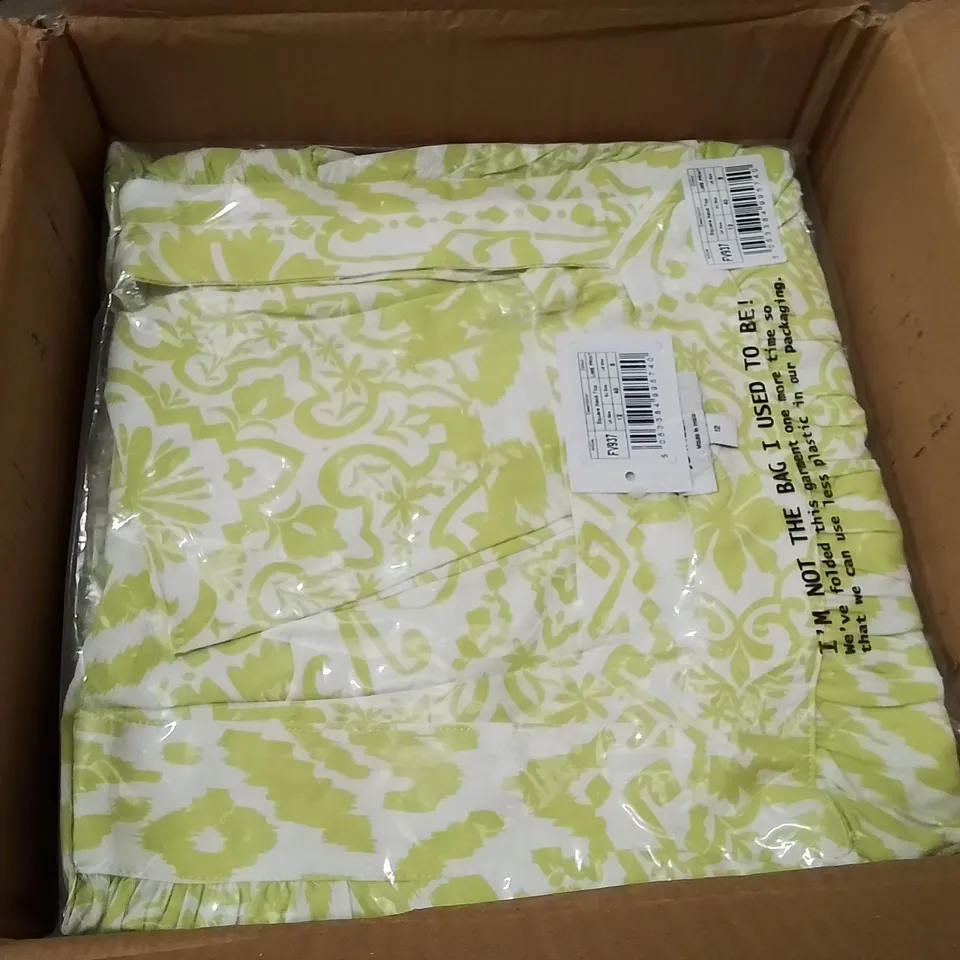 BOXED BRAND NEW APPROXIMATELY 4 JD WILLIAMS SQUARE NECK TOP LIME PRINT SIZE 12