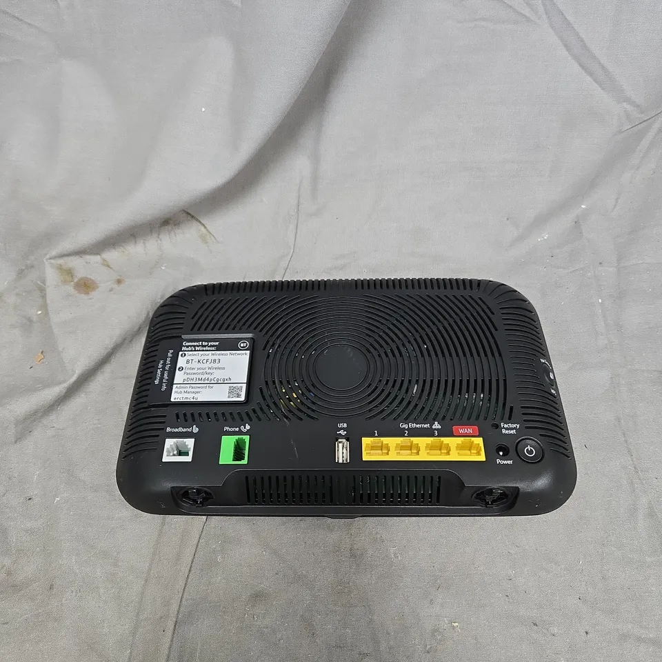 BT HOME HUB WIRELESS ROUTER – BLACK (WAN & ETHERNET PORTS VISIBLE)