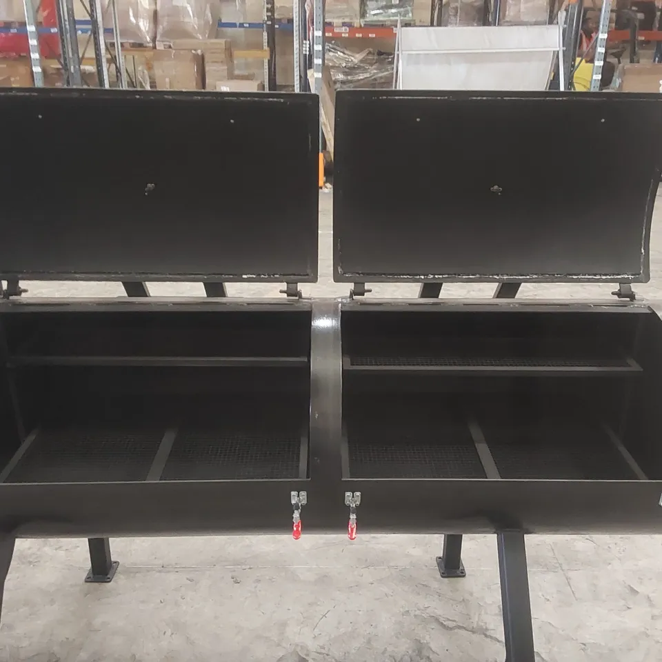 HEAVY DUTY CUSTOM-BUILT SMOKER MADE FROM 6MM STEEL PLATE, FINISHED IN BLACK HAMMERED PAINT