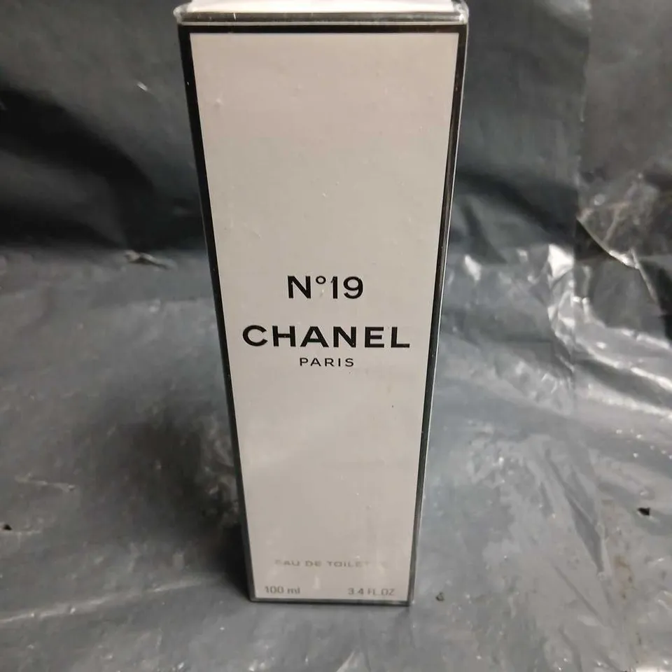 BOXED AND SEALED NO 19 CHANEL PARIS EAU DE TOILETTE 100ML