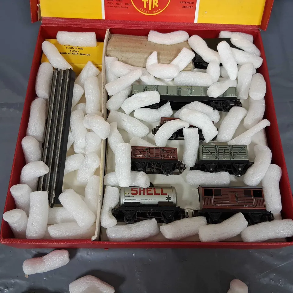 BOXED TRIX TWIN RAILWAY TRIX TRAIN SYSTEM