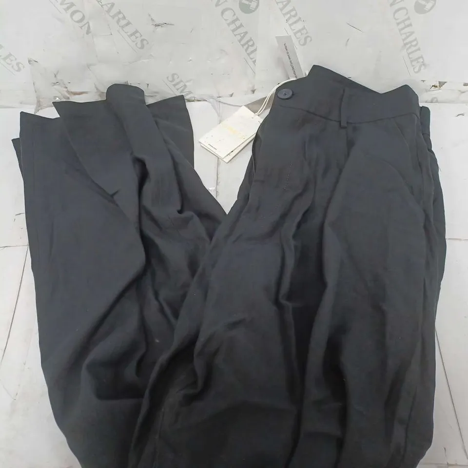 OMNES CINNAMON RELAXED TROUSERS IN COTTON/TENCEL BLEND PANTS IN BLACK - UK 14