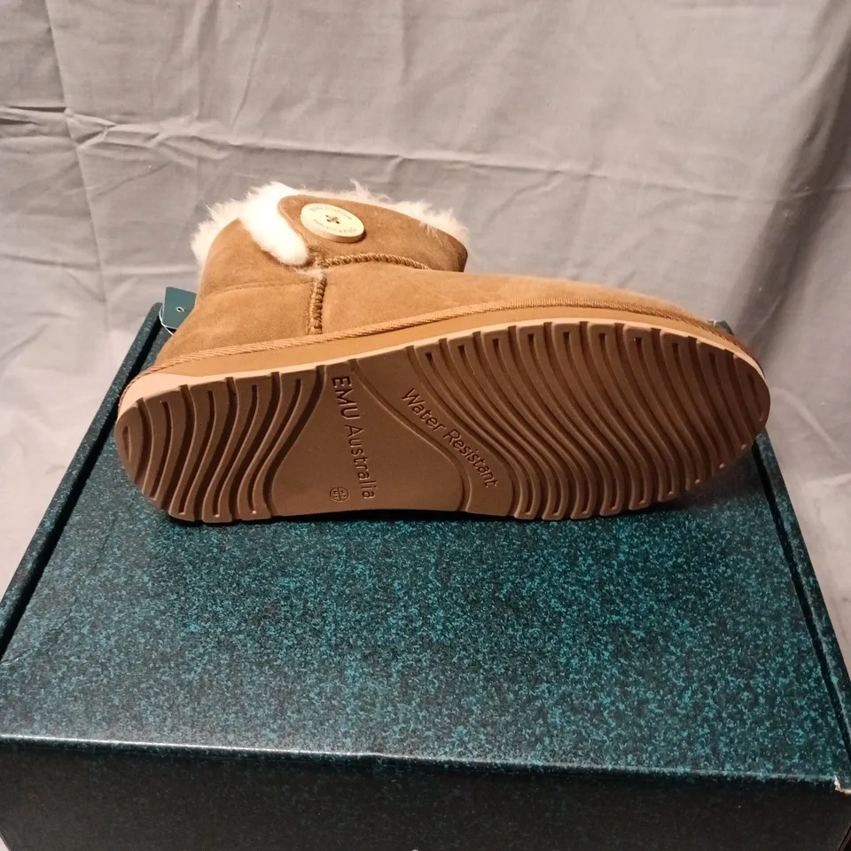 EMU AUSTRALIA BROWN SUEDE SHEARLING-LINED ANKLE BOOTS – WOMEN'S SIZE W7 M6 BOXED