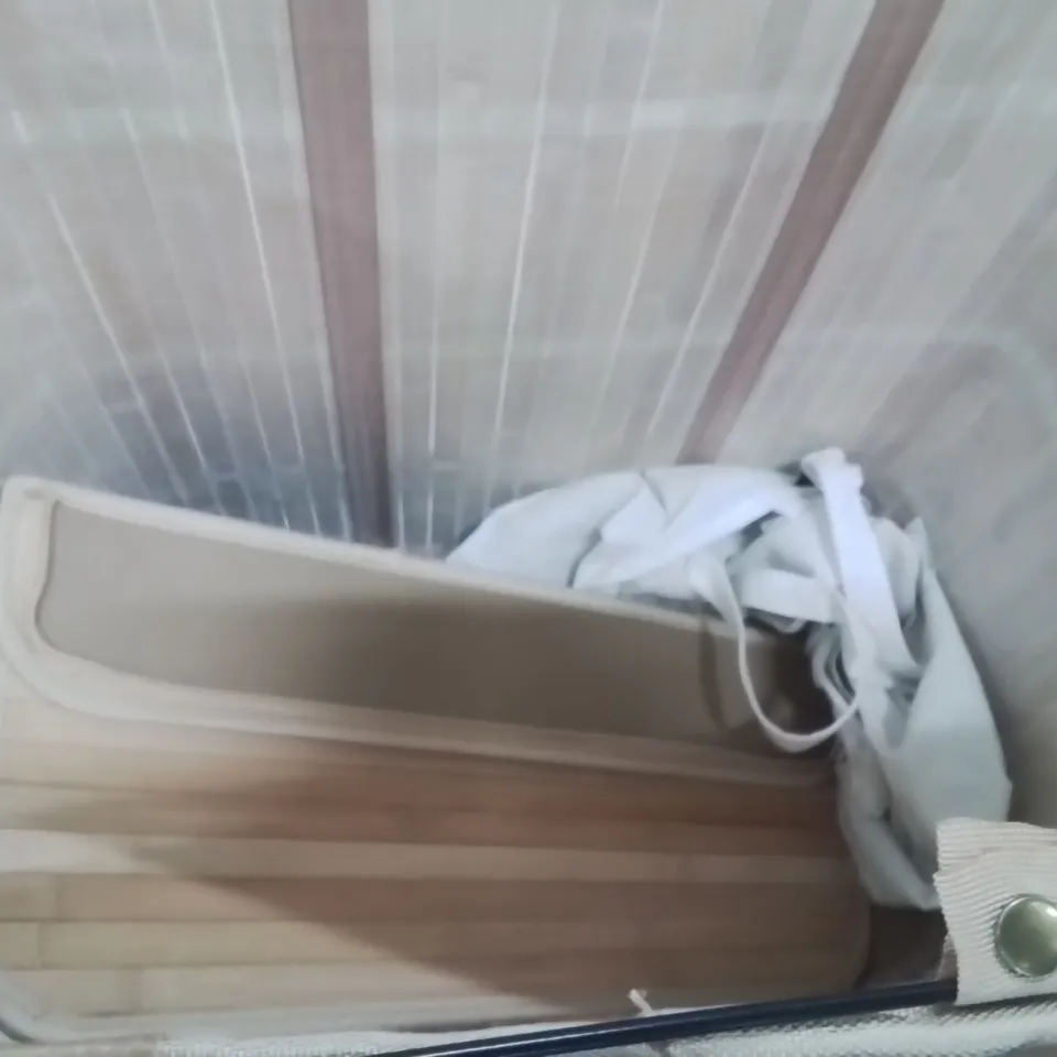 LAUNDRY HAMPER WITH HANDLES