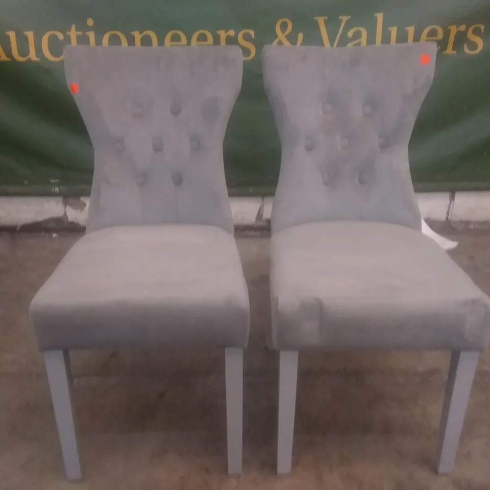 SET OF 2 NEW BEWLEY GREY VELVET BUTTON BACK DINING CHAIRS (GREY LEG)