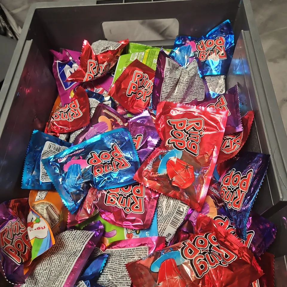 BOX OF ASSORTED RING POP CANDY 