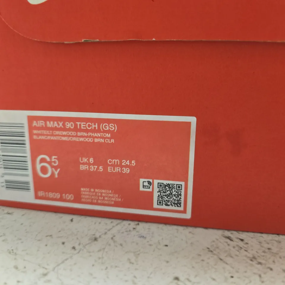 BOXED PAIR OF NIKE AIR MAX 90 TECH (GS) SNEAKERS – UK SIZE 6