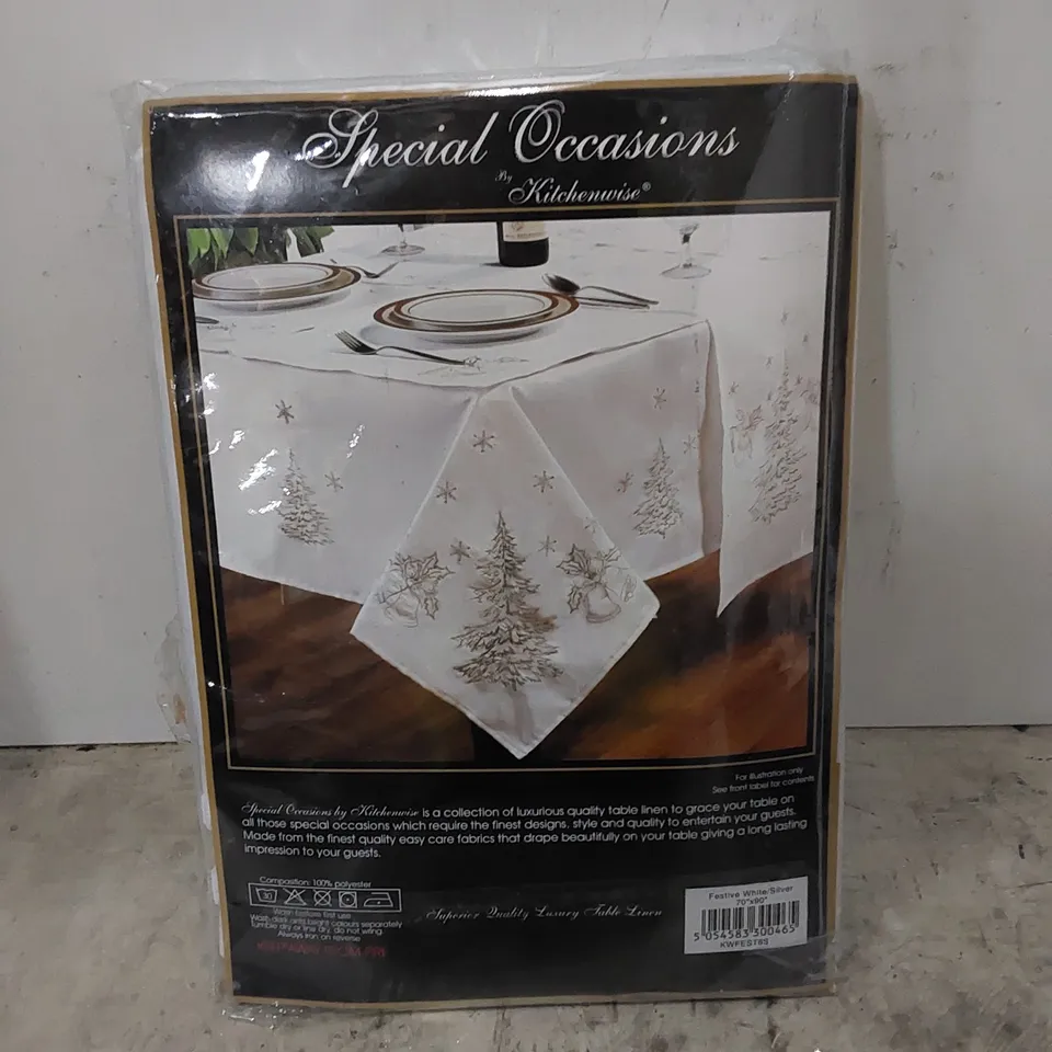 BAGGED RAVEN RECTANGLE FLORAL CHRISTMAS TABLE CLOTH // SIZE: 180 X 230cm