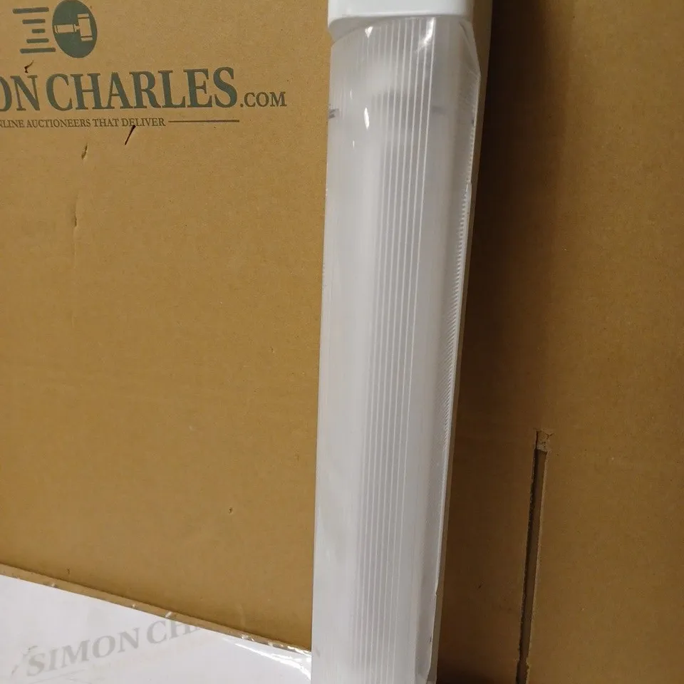 KNIGHTSBRIDGE 230V IP20 6W LED SHAVER LIGHT