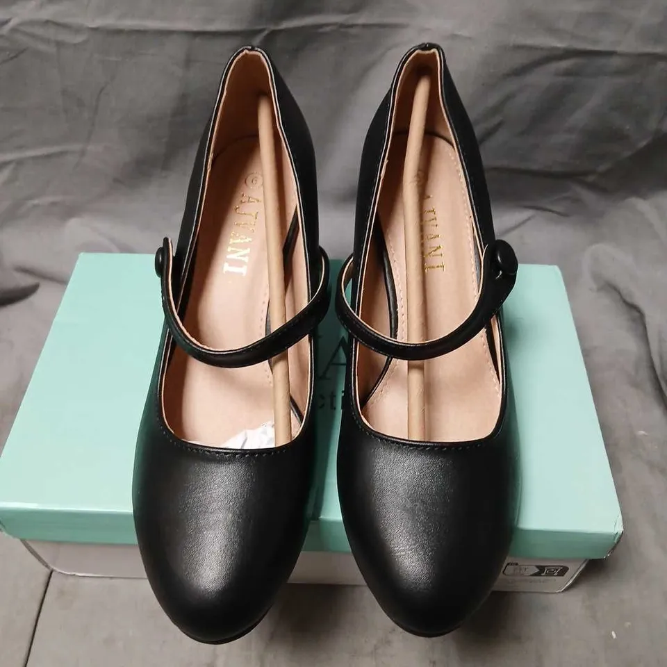 AJVANI COLLECTION BLACK PU MARY JANE HEELS – UK 6 (EU 39)