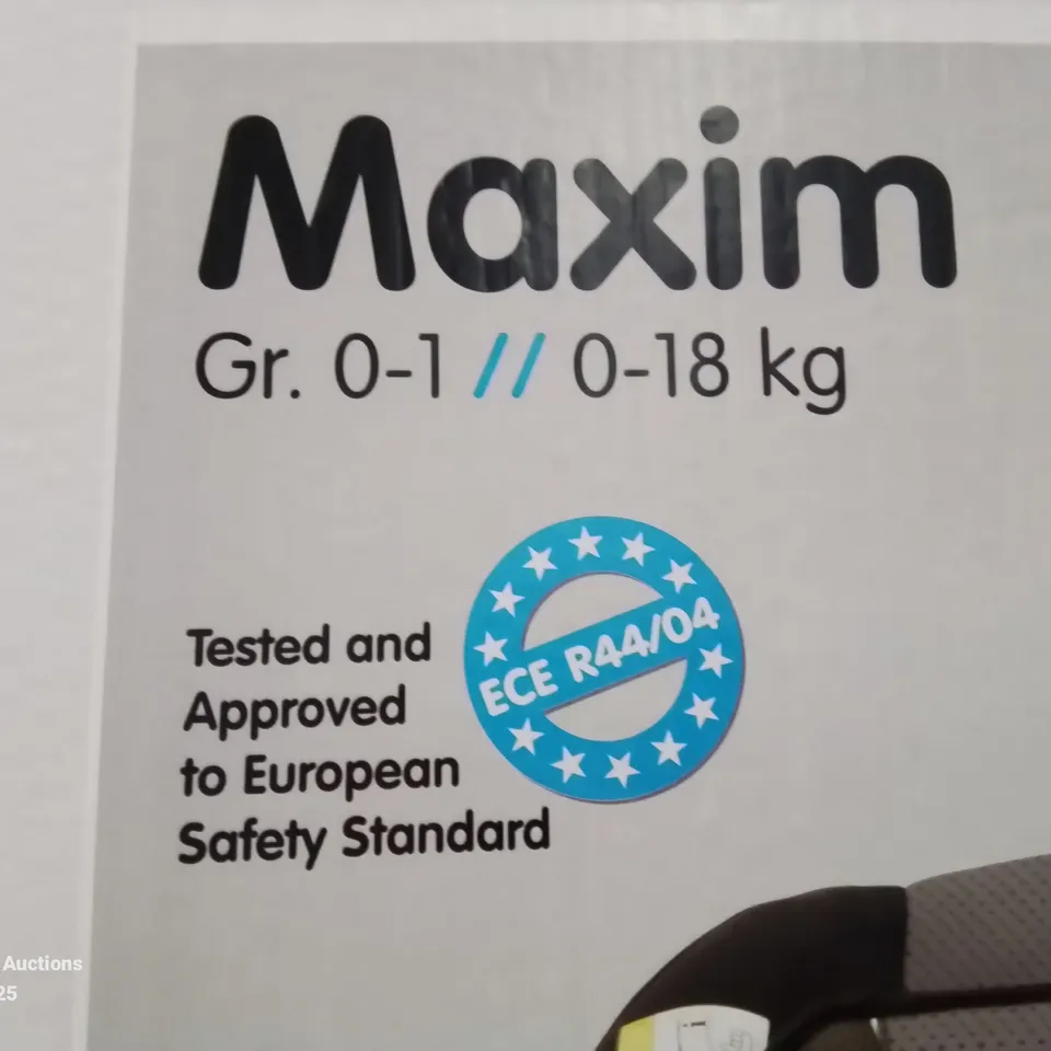 BOXED MAXIM NANIA CHILD'S CAR SEAT