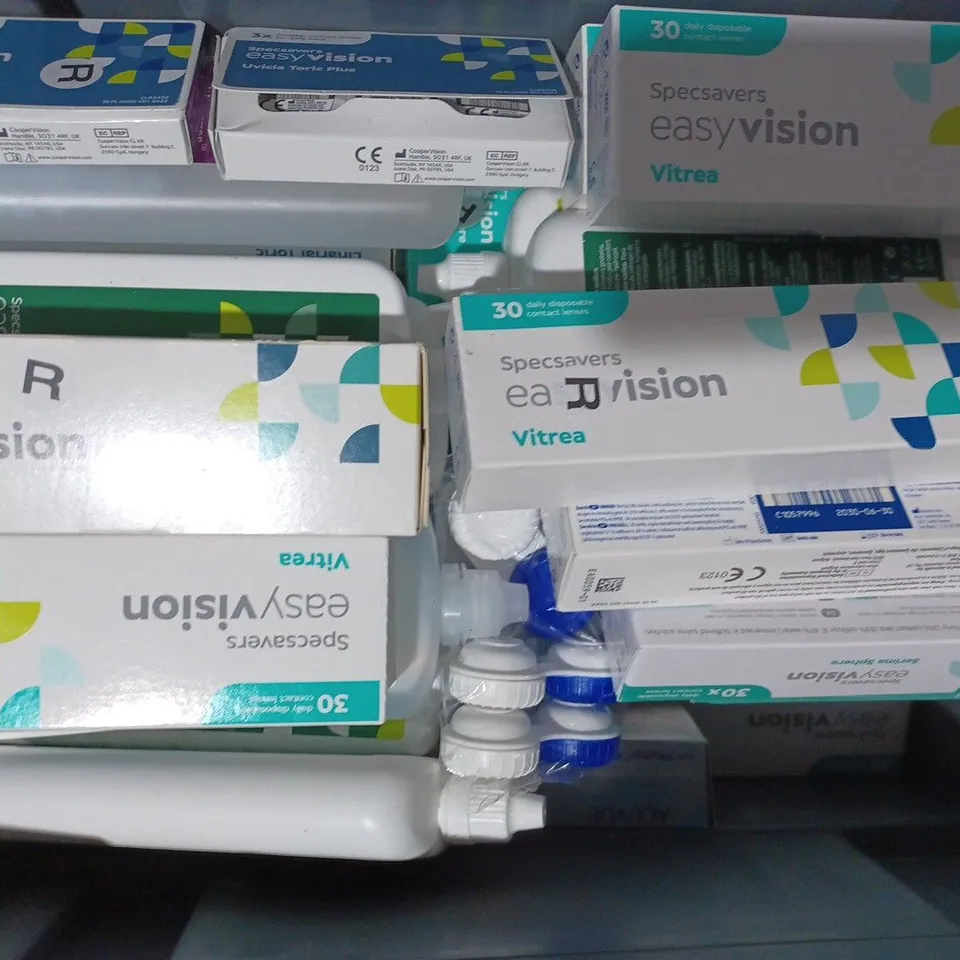 APPROXIMATELY 20 ASSORTED HOUSEHOLD ITEMS EASYVISION DISPOSABLE CONTACT LENSES, DAILIES AUE COMFORT CONTACT LENSES, ETC