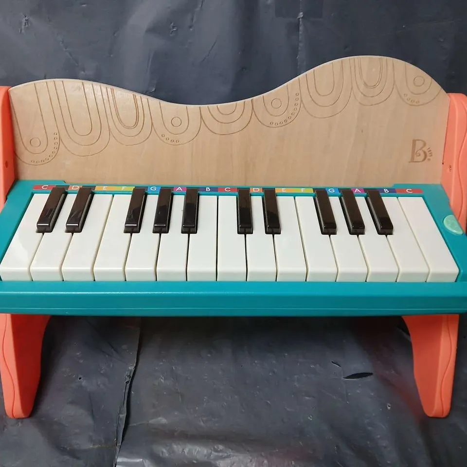 B TOYS WOODEN PIANO