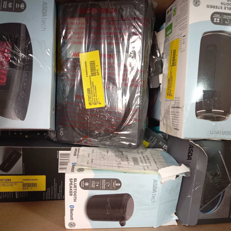 BOX OF APPROXIMATELY 20 ASSORTED ELECTRICAL ITEMS TO INCLUDE ASDA TECH SYNC AND CHARGE CABLE, LADY SHAVER, ASDA TECH GAMING MOUSE, ETC