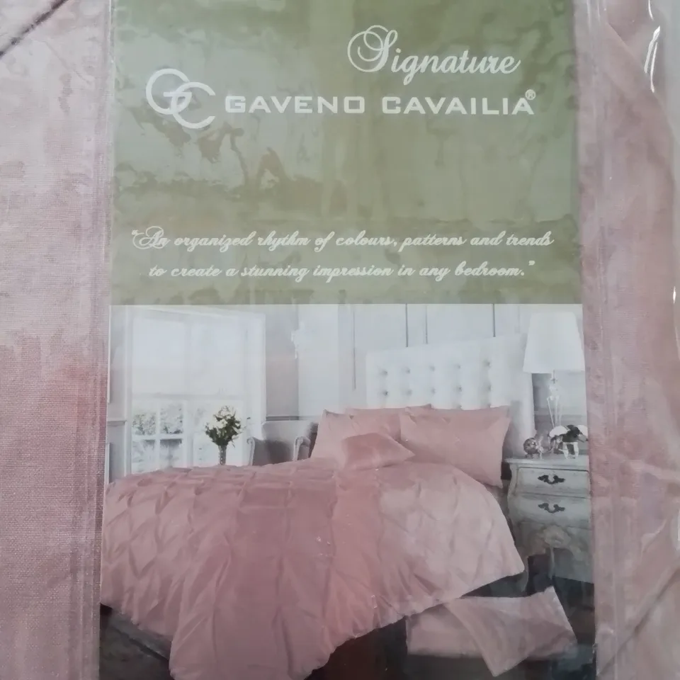 BRAND NEW SIGNATURE GAVENO CAVAILIA SUPER KINGSIZE DUVET COVER SET  -PINK-