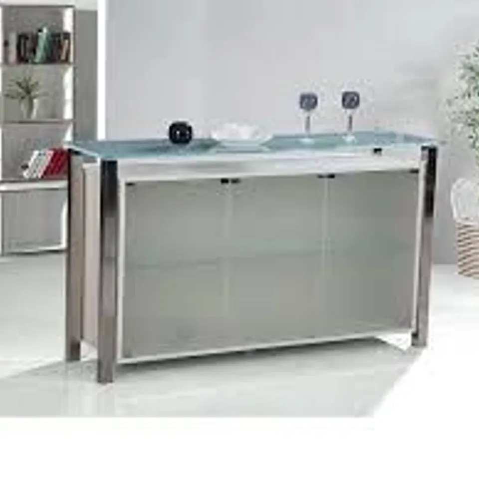 BOXED MALVERN 3 DOOR FROST CABINET (6 BOXES)